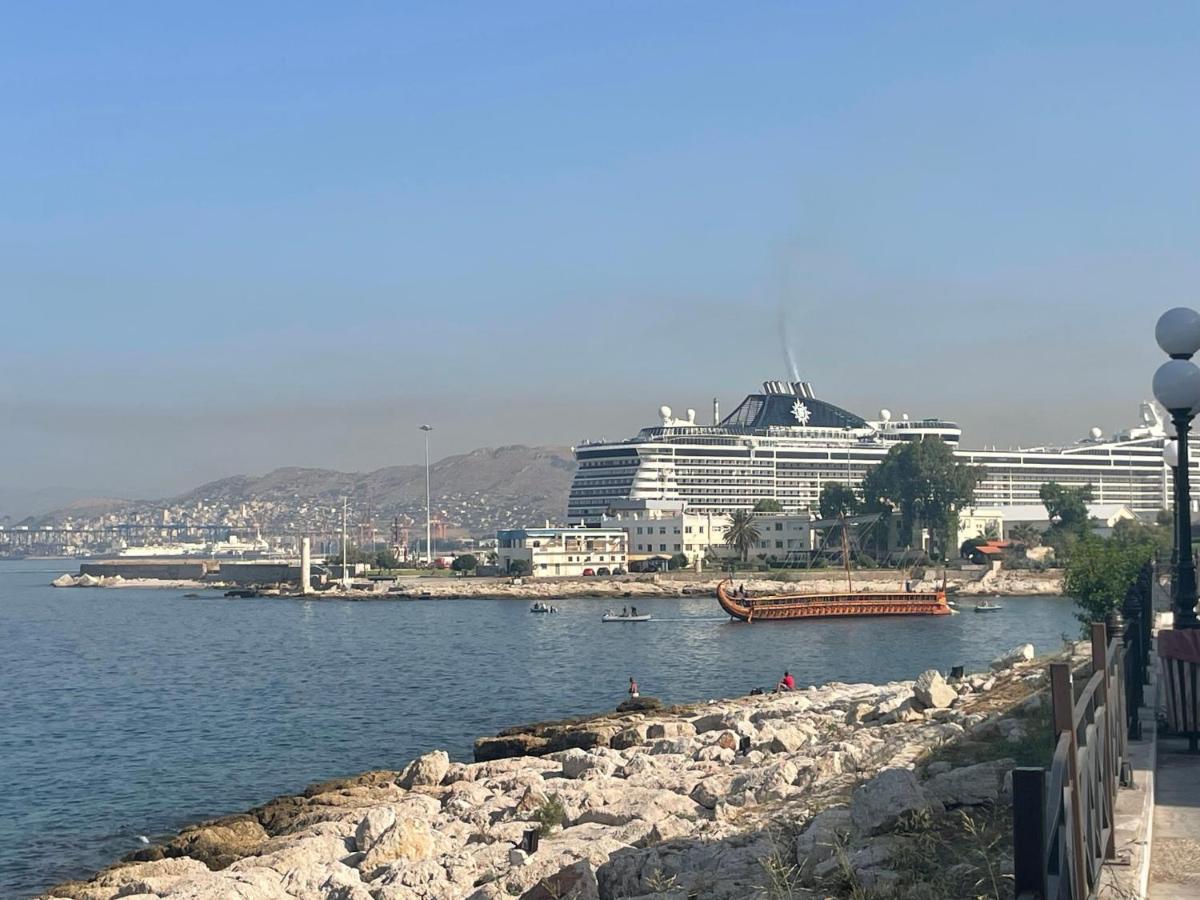 Piraiki Coastal Accommodation Пирея Екстериор снимка