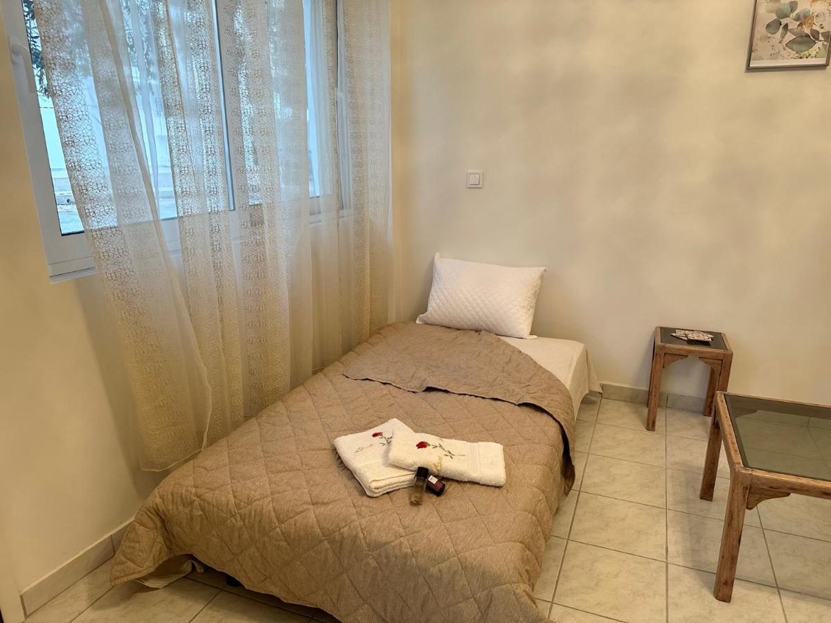 Piraiki Coastal Accommodation Пирея Екстериор снимка