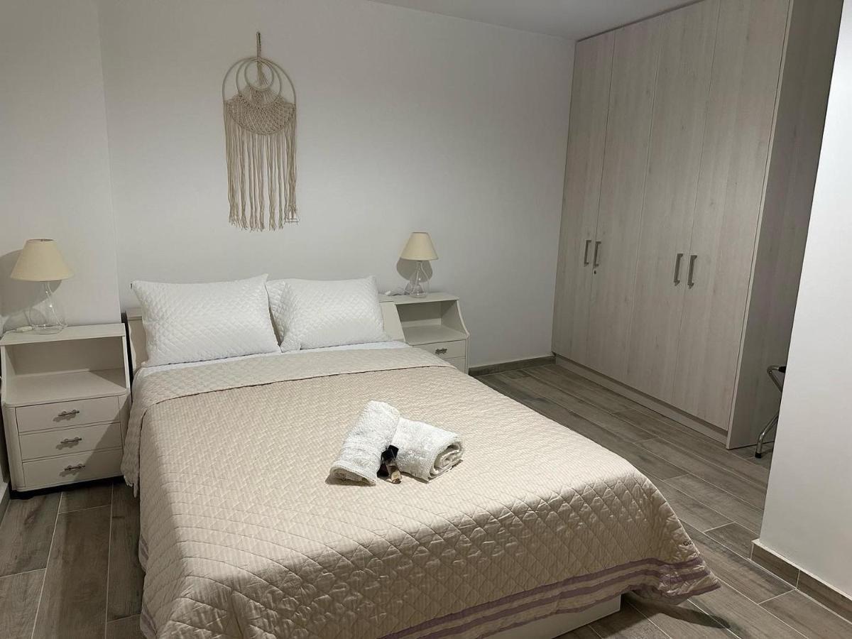 Piraiki Coastal Accommodation Пирея Екстериор снимка