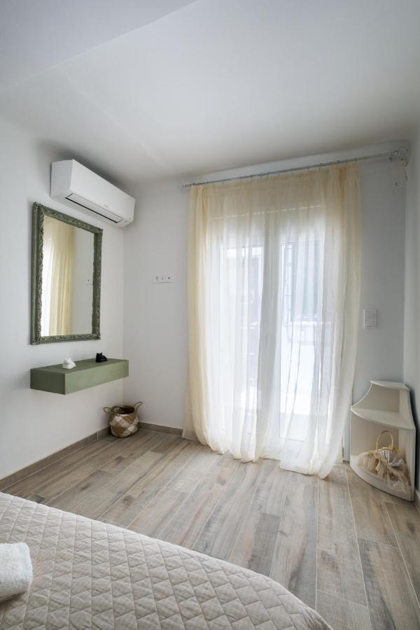 Piraiki Coastal Accommodation Пирея Екстериор снимка