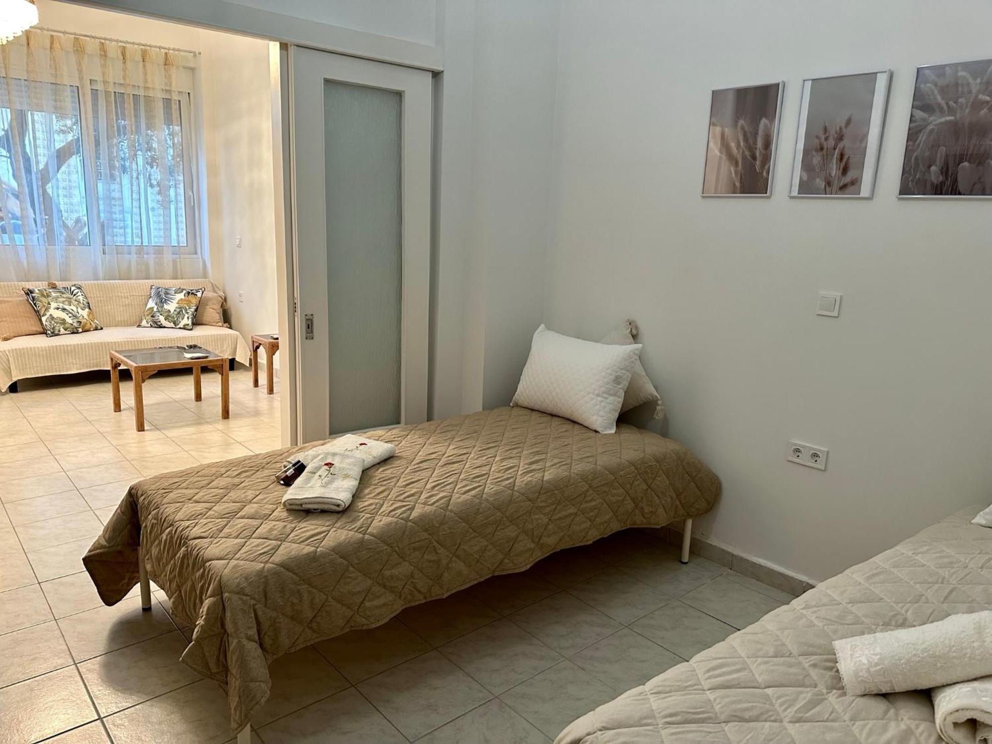 Piraiki Coastal Accommodation Пирея Екстериор снимка